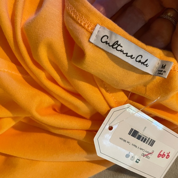 Culture Club size M V neck top. - Picture 5 of 6